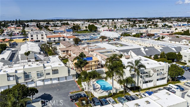 Detail Gallery Image 30 of 33 For 17722 Sergio, Huntington Beach,  CA 92647 - 2 Beds | 2 Baths