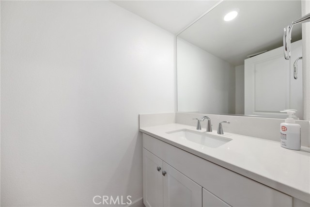 Detail Gallery Image 14 of 41 For 322 Proctor, Irvine,  CA 92618 - 4 Beds | 3/1 Baths