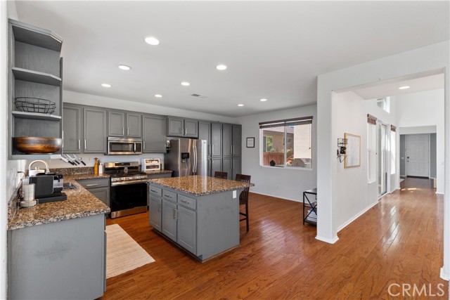 Detail Gallery Image 3 of 45 For 29864 Warm Sands Drive, Menifee,  CA 92584 - 4 Beds | 3 Baths