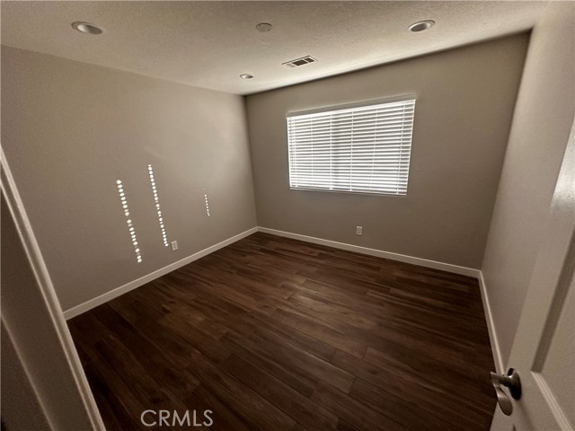 Detail Gallery Image 5 of 11 For 13549 Niabi Rd #D,  Apple Valley,  CA 92308 - 2 Beds | 1 Baths