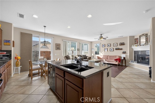 Detail Gallery Image 14 of 52 For 39823 Payton Ct, Murrieta,  CA 92563 - 5 Beds | 3 Baths