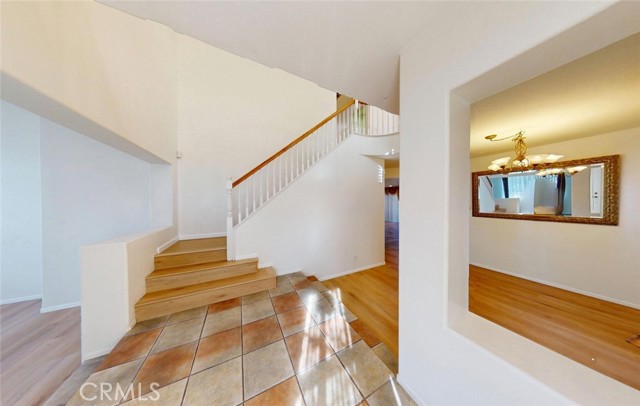 Detail Gallery Image 4 of 40 For 19 Sorbonne, Westminster,  CA 92683 - 5 Beds | 3 Baths