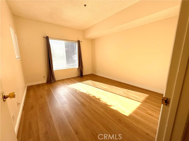 2905 Montrose ave, La Crescenta CA: https://media.crmls.org/medias/296f6861-4b68-4355-9455-f1a9851dccd9.jpg