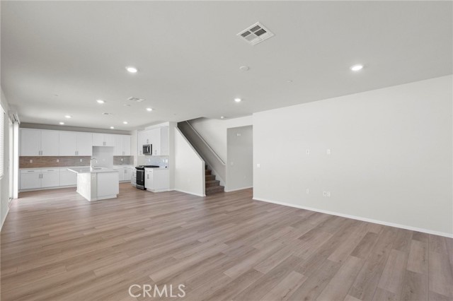 19409 Brush Creek Way, Lake Elsinore CA: https://media.crmls.org/medias/2971fd38-add4-4ac2-a0ec-8f95a30475e2.jpg