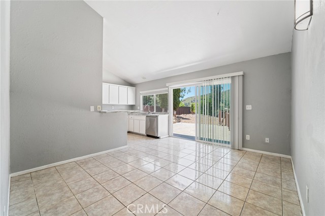 4005 Joelton Drive, Agoura Hills CA: https://media.crmls.org/medias/29722b63-164b-4e9a-8016-9ecc902a4d74.jpg