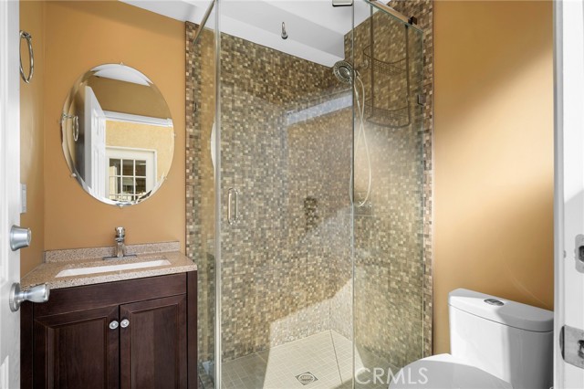 2225 East Glenoaks Boulevard photo 33
