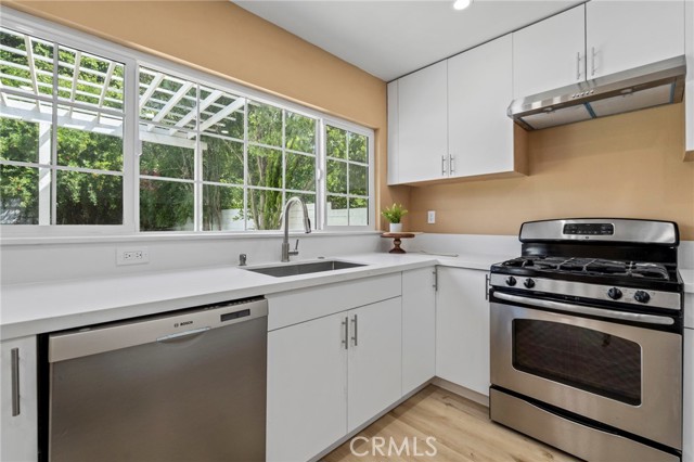 Detail Gallery Image 14 of 45 For 16511 Halsey, Granada Hills,  CA 91344 - 5 Beds | 3 Baths