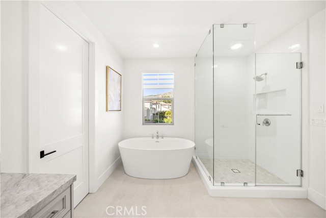 52 Longchamp, Irvine CA: https://media.crmls.org/medias/2972aefb-e232-48a6-ac4e-e7518dcbbac9.jpg