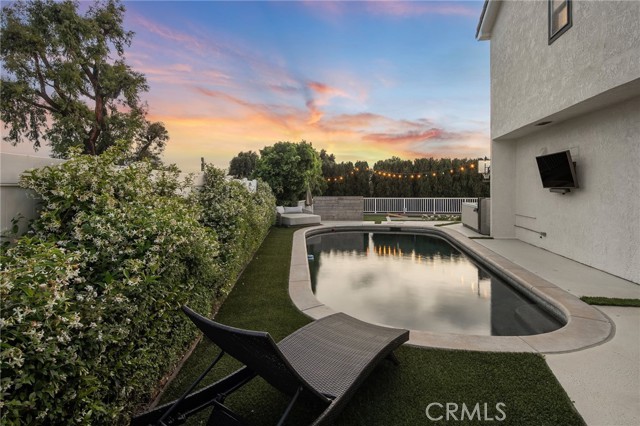 Detail Gallery Image 35 of 39 For 5 Hillsborough, Newport Beach,  CA 92660 - 4 Beds | 4/1 Baths