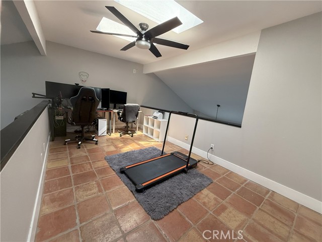 155 N Singingwood Street, Orange CA: https://media.crmls.org/medias/297333c8-58bf-445d-8df8-ff730582a410.jpg