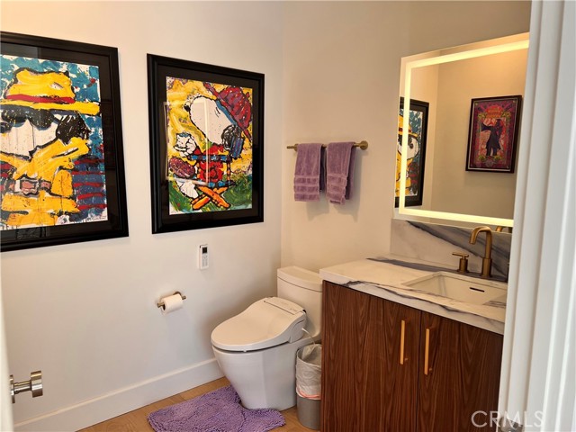 Detail Gallery Image 14 of 14 For 1200 N Sweetzer Ave #2,  West Hollywood,  CA 90069 - 3 Beds | 2/1 Baths
