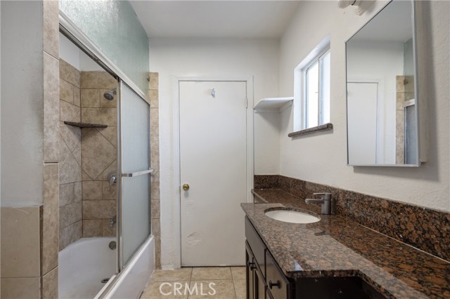 Detail Gallery Image 12 of 33 For 1550 E Sandison St, Wilmington,  CA 90744 - 6 Beds | 2 Baths