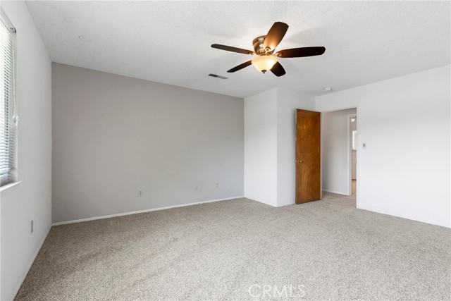 3355 San Fernando Court, Merced CA: https://media.crmls.org/medias/2975072b-1b96-44b5-949c-9a4ab70408bb.jpg