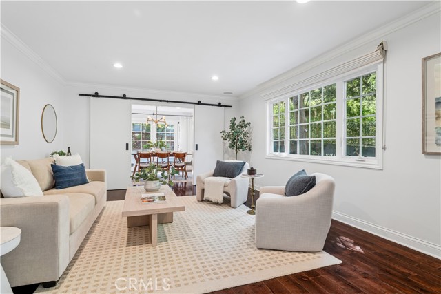 Detail Gallery Image 8 of 73 For 4590 Ensenada Dr, Woodland Hills,  CA 91364 - 3 Beds | 2/1 Baths