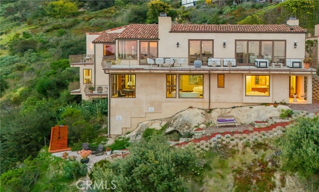 2516 Temple Hills Drive, Laguna Beach CA: https://media.crmls.org/medias/2975aeb4-6dda-4aa3-b032-773ce5b05d79.jpg