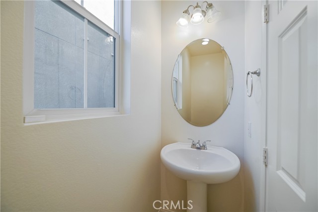 Detail Gallery Image 14 of 28 For 2882 Cedar Ln, Pomona,  CA 91767 - 3 Beds | 2/2 Baths