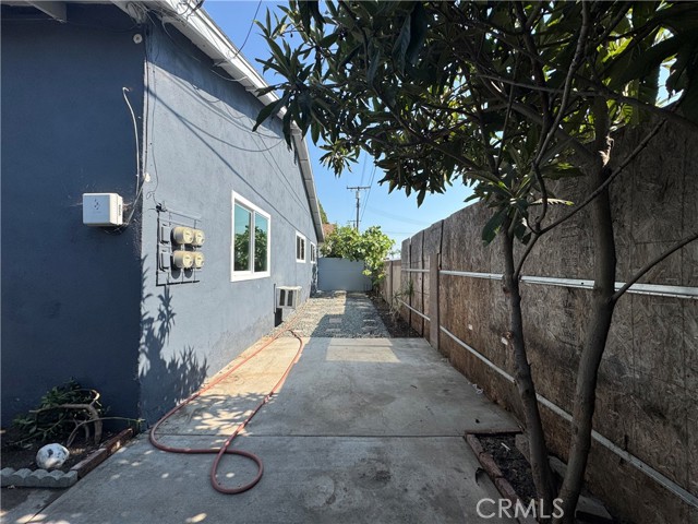 Detail Gallery Image 23 of 27 For 486 N Oak St, Orange,  CA 92867 - 2 Beds | 1 Baths