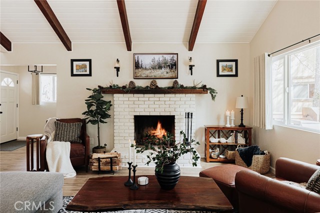 Detail Gallery Image 6 of 73 For 26625 Pinehurst Dr, Lake Arrowhead,  CA 92352 - 4 Beds | 3 Baths