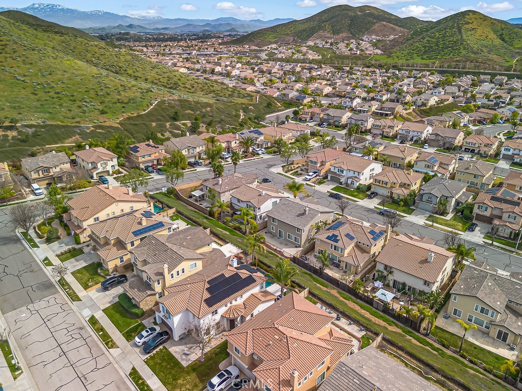 https://media.crmls.org/medias/29770693-50c9-4fec-b76d-162ba9ebb3ba.jpg?preset=X-Large