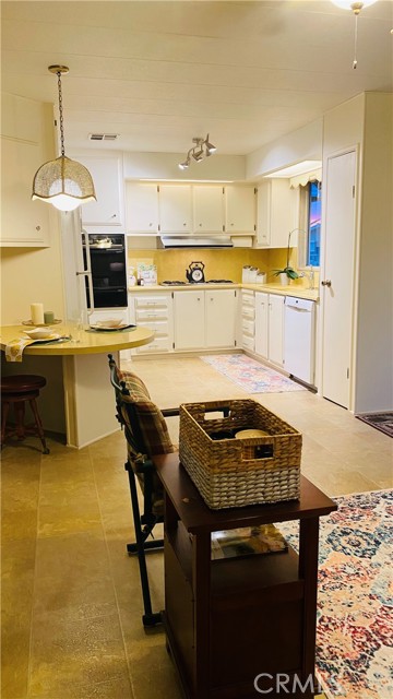 720 Santo Tomas Drive, Hemet CA: https://media.crmls.org/medias/29776204-0c87-42d4-8fb5-5d7cac28badc.jpg