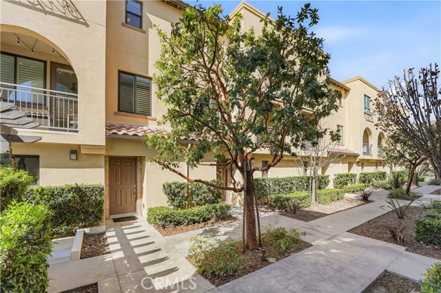 Detail Gallery Image 2 of 29 For 809 S Anaheim Bld, Anaheim,  CA 92805 - 3 Beds | 2/1 Baths