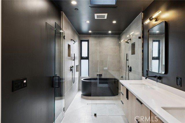 Detail Gallery Image 25 of 57 For 5280 Sanchez, Los Angeles,  CA 90008 - 4 Beds | 4 Baths