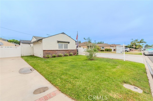 11402 Morgan Lane, Garden Grove CA: https://media.crmls.org/medias/2977ff69-a29f-43a4-9e2c-f558f87eaea9.jpg