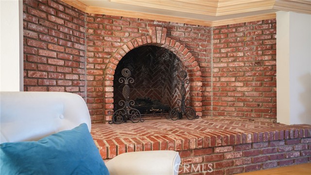 Detail Gallery Image 17 of 74 For 4548 Ellenboro, Woodland Hills,  CA 91364 - 4 Beds | 4/1 Baths