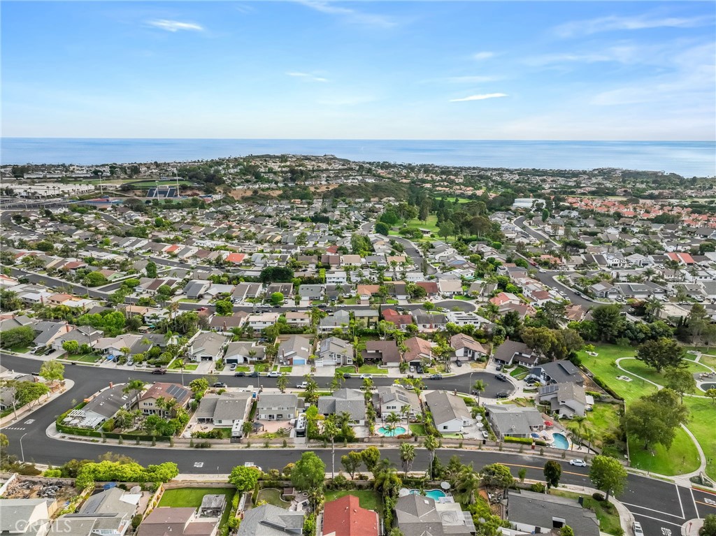 MLS #OC25163941 img 46