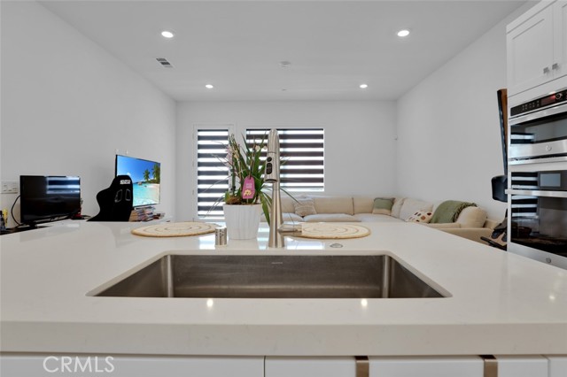 Detail Gallery Image 20 of 20 For 145 Sash, Irvine,  CA 92618 - 1 Beds | 1 Baths