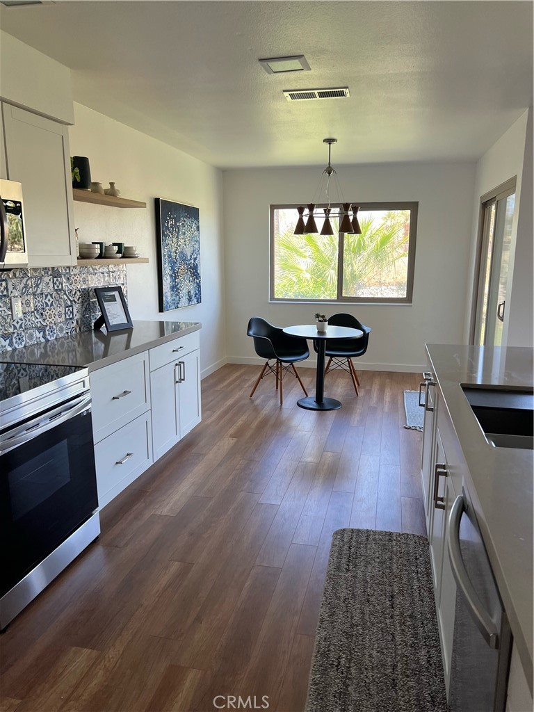 MLS #OC22136394 img 5