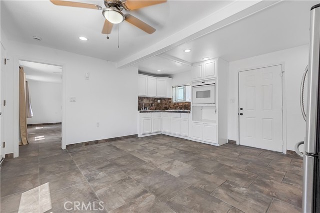 Detail Gallery Image 20 of 36 For 1627 Broad Ave, Wilmington,  CA 90744 - – Beds | – Baths