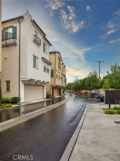 Detail Gallery Image 42 of 53 For 11238 N Mission Heights Dr, –,  CA 91345 - 3 Beds | 3 Baths