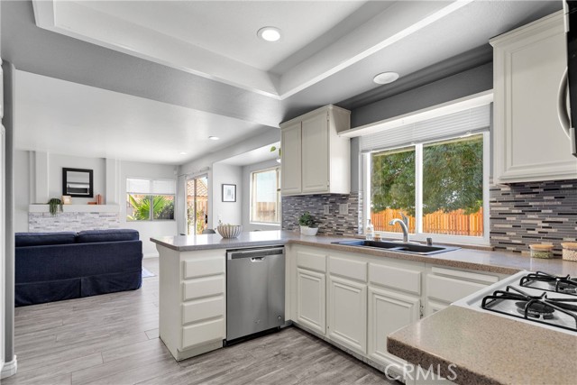 12725 Sundown Road, Victorville CA: https://media.crmls.org/medias/297cd2f6-1c83-4354-b865-3d30608b6c58.jpg
