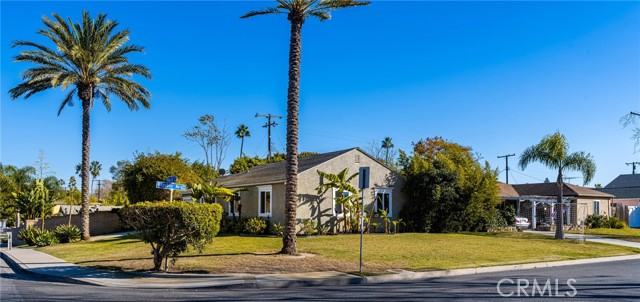 Image 2 of 58 For 939 Oak Street