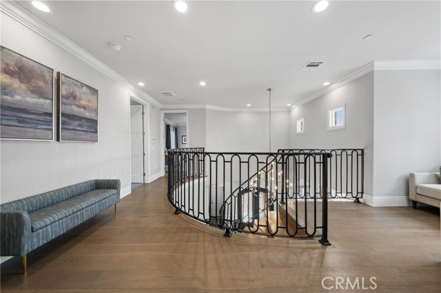 Image 36 of 47 For 6247 Ivar  