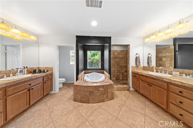 27126 Coral Bells Way, Murrieta CA: https://media.crmls.org/medias/297eb7de-c799-48d6-b397-5f982026d23d.jpg