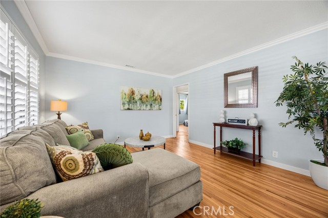 Detail Gallery Image 3 of 21 For 9434 Burke St, Pico Rivera,  CA 90660 - 4 Beds | 2 Baths