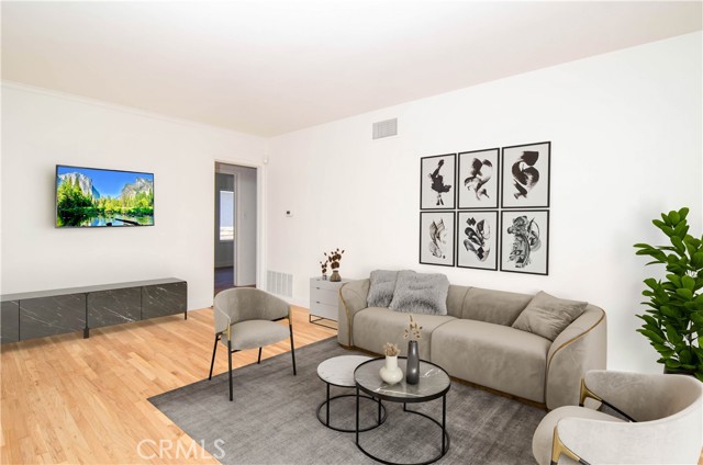 10520 Haskell Avenue, Granada Hills CA: https://media.crmls.org/medias/297f6f05-27c0-40b6-a196-4512d6538b08.jpg