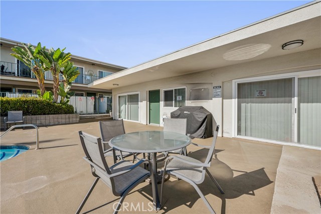 Detail Gallery Image 4 of 19 For 3649 Emerald St #211,  Torrance,  CA 90503 - 1 Beds | 1 Baths