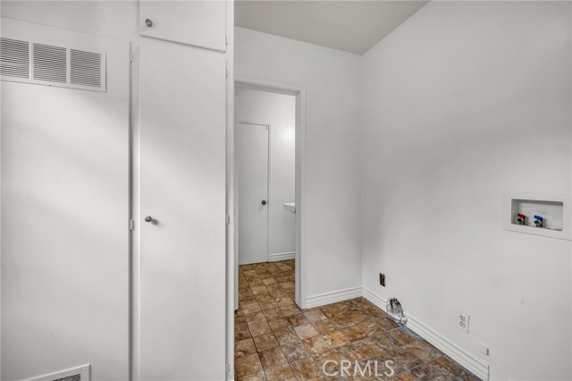 Detail Gallery Image 19 of 52 For 18419 Linnet, Tarzana,  CA 91356 - 3 Beds | 3 Baths