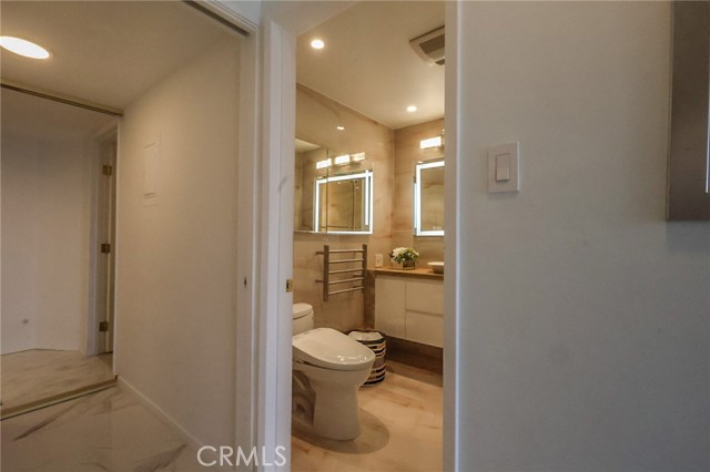 2525 Ocean Boulevard, Corona del Mar CA: https://media.crmls.org/medias/298012b3-5cce-42a8-8548-f06a412a032e.jpg
