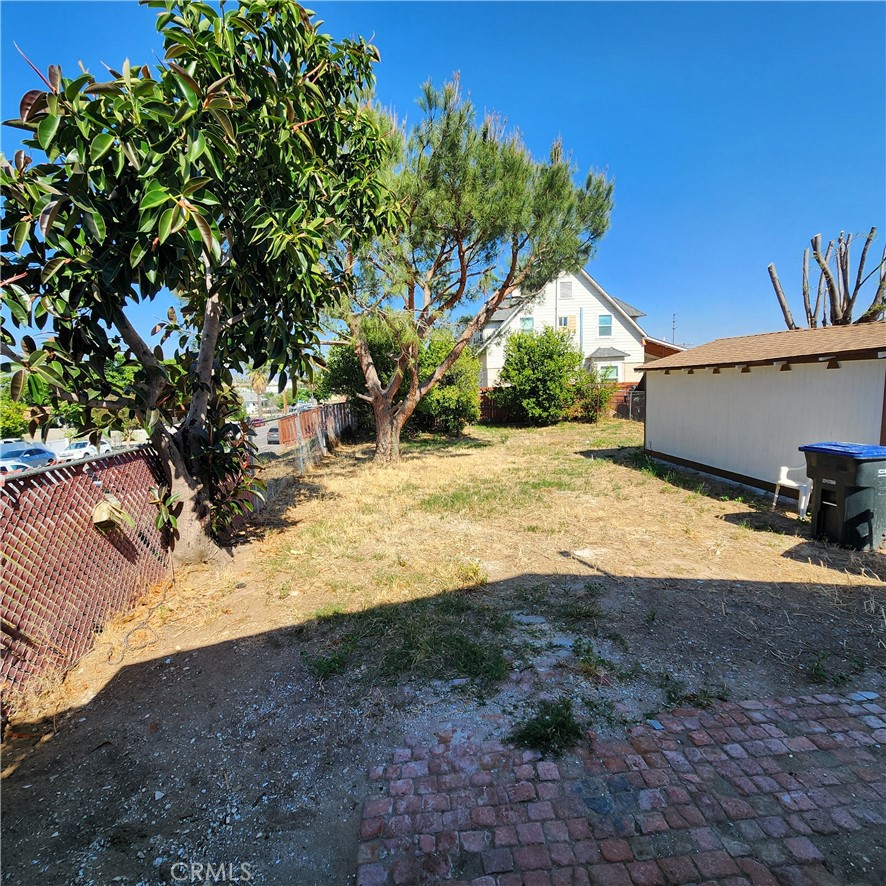 https://media.crmls.org/medias/29812ebf-1e92-4f93-822e-311725184644.jpg?preset=X-Large