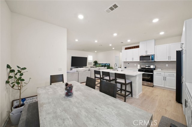 4079 Summer Way, Corona CA: https://media.crmls.org/medias/29815f03-a1f8-4519-a4ce-2c141554d7f5.jpg