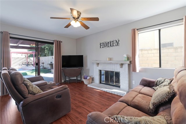 29124 Rangewood Road, Castaic CA: https://media.crmls.org/medias/298166bc-122e-4d5e-8318-fb75859f6a57.jpg