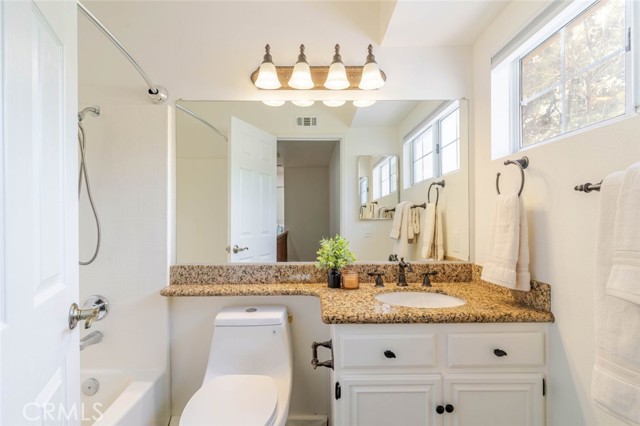 Detail Gallery Image 16 of 31 For 31256 Quail Valley Rd, Castaic,  CA 91384 - 3 Beds | 3 Baths