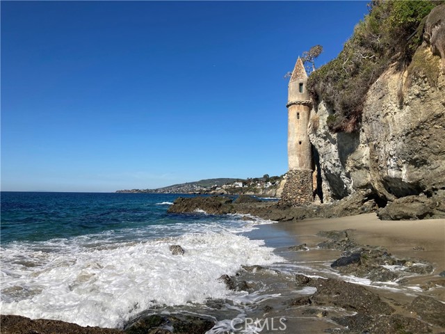 Detail Gallery Image 2 of 38 For 162 Sunset Terrace, Laguna Beach,  CA 92651 - 4 Beds | 2 Baths