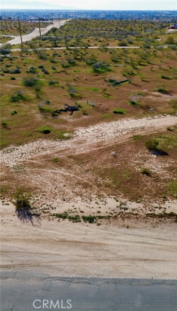 Detail Gallery Image 4 of 6 For 11300 Merino Ave, Apple Valley,  CA 92308 - – Beds | – Baths