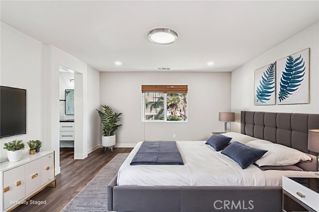 Detail Gallery Image 2 of 26 For 6658 Bright Gem Ct, Corona,  CA 92880 - 5 Beds | 3 Baths