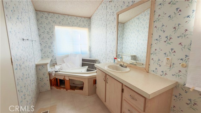 Detail Gallery Image 20 of 28 For 18420 Decker, Perris,  CA 92570 - 2 Beds | 2 Baths